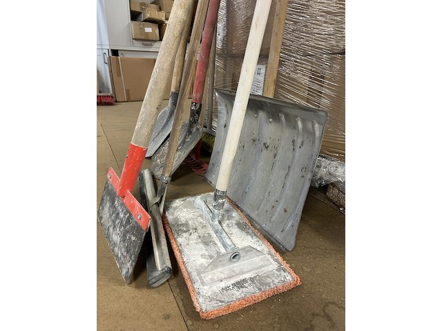 9x diverse scheppen en bouwgereedschap - afbeelding 5 van  5