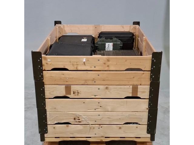 9x diverse transportkisten, o.a. peli - afbeelding 1 van  6