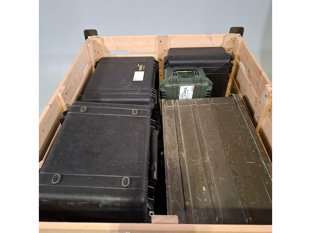 9x diverse transportkisten, o.a. peli - afbeelding 2 van  6