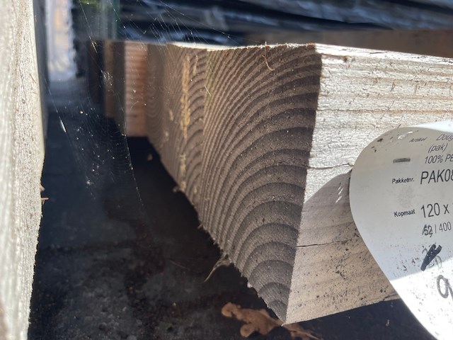 9x douglas balken fijnbezaagd, 120x120mm, lengte 400cm - afbeelding 3 van  3