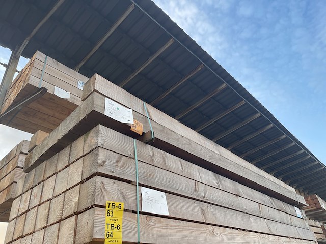 9x douglas balken fijnbezaagd, 150x150mm, lengte 400cm - afbeelding 4 van  4