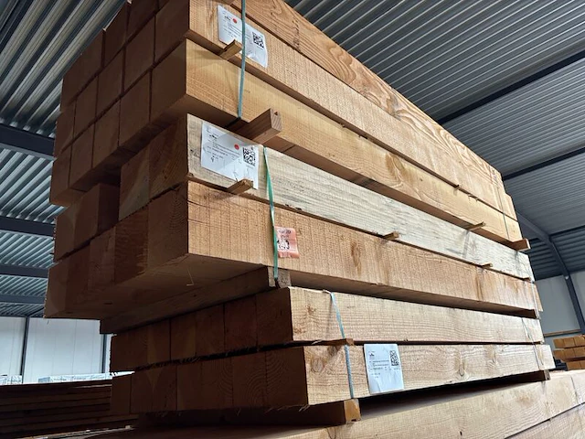 9x douglas balken fijnbezaagd, 200x200mm, lengte 300cm - afbeelding 4 van  4