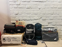 9x fietsaccessoires w.o. stuurtas, fietsmand, fietstas w.o. agu, abus, basil - afbeelding 1 van  8