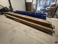 9x houten balk en 4x steigerplank - afbeelding 1 van  4