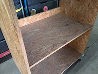 9x houten showroom meubel op wielen - afbeelding 4 van  8