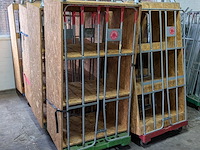 9x houten showroom meubel op wielen - afbeelding 6 van  8