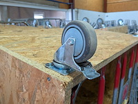 9x houten showroom meubel op wielen - afbeelding 8 van  8