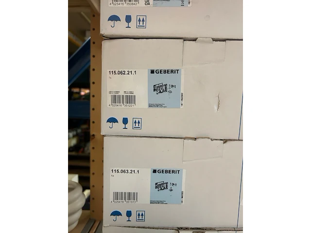 9x inhoud stellingvak w.o. huishoudelijke artikelen, decoratie en opslagbenodigdheden w.o. masterpro, geberit, yepp, h&m - afbeelding 7 van  21