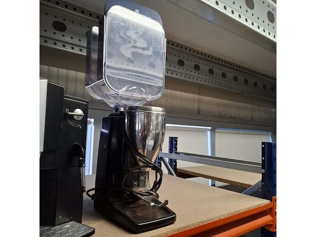 9x koffiemachines en bonen maler, jura phillips saeco siemens, 100e dtc - afbeelding 12 van  25