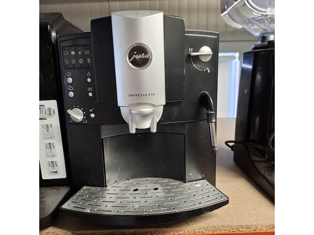 9x koffiemachines en bonen maler, jura phillips saeco siemens, 100e dtc - afbeelding 22 van  25