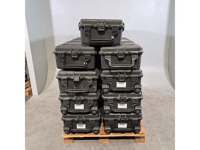 9x kunststof transport koffer - afbeelding 1 van  9