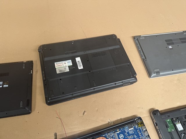 9x laptop - afbeelding 4 van  13