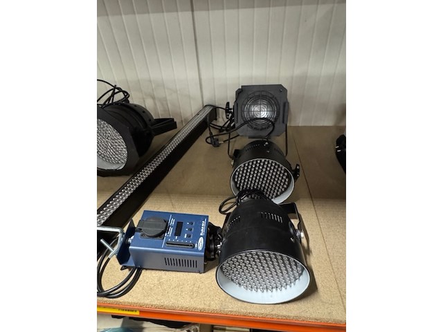 9x led par spot, dimmer pack en led rail seurolite en showtec - afbeelding 10 van  17