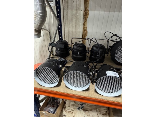 9x led par spot, dimmer pack en led rail seurolite en showtec - afbeelding 12 van  17