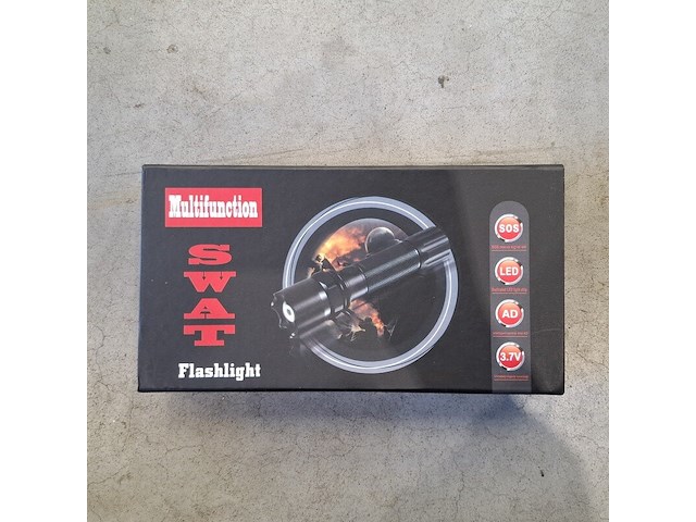 9x led zaklamp - afbeelding 1 van  6