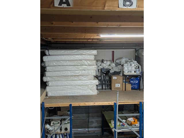 9x matras met diverse benodigdheden - afbeelding 1 van  21