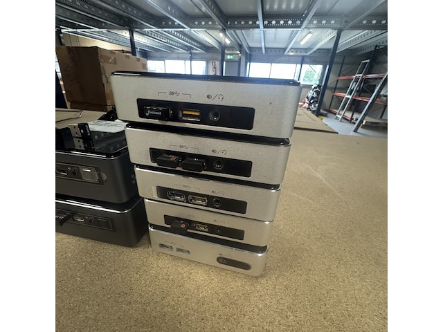 9x nuc computer - afbeelding 2 van  5