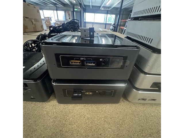 9x nuc computer - afbeelding 3 van  5