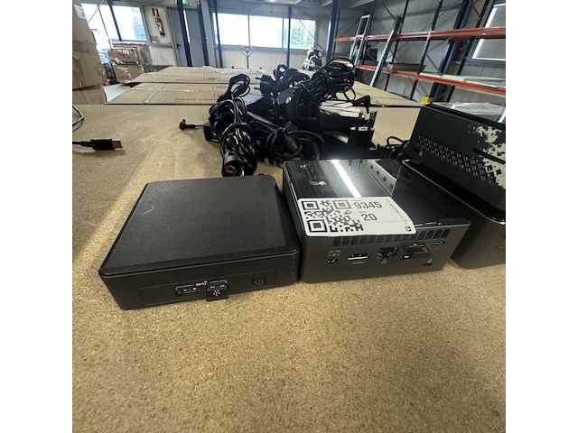9x nuc computer - afbeelding 4 van  5