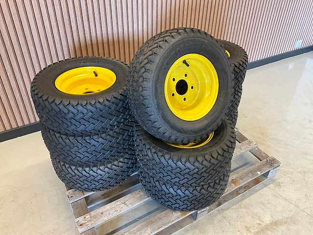 9x ongebruikt trelleborg band met velg 20x8.00-10 - afbeelding 1 van  7