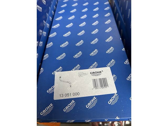 9x sanitair en badkameraccessoires w.o. toilletborstelhouder w.o. grohe, emco - afbeelding 6 van  10