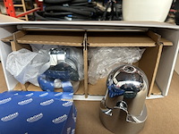 9x sanitair en badkameraccessoires w.o. toilletborstelhouder w.o. grohe, emco - afbeelding 8 van  10