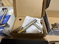 9x sanitair/badkamer accessoires en toebehoren w.o. grohe, geberit, regn, wiesbaden, vado - afbeelding 2 van  14