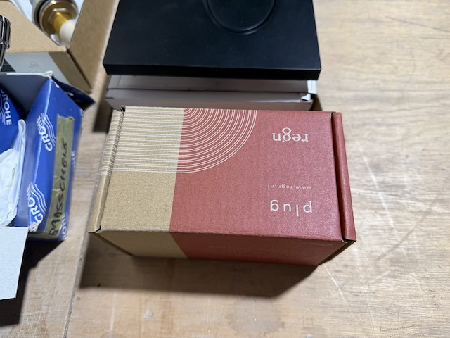 9x sanitair/badkamer accessoires en toebehoren w.o. grohe, geberit, regn, wiesbaden, vado - afbeelding 5 van  14