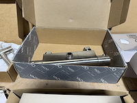 9x sanitair/badkamer accessoires en toebehoren w.o. grohe, geberit, regn, wiesbaden, vado - afbeelding 12 van  14