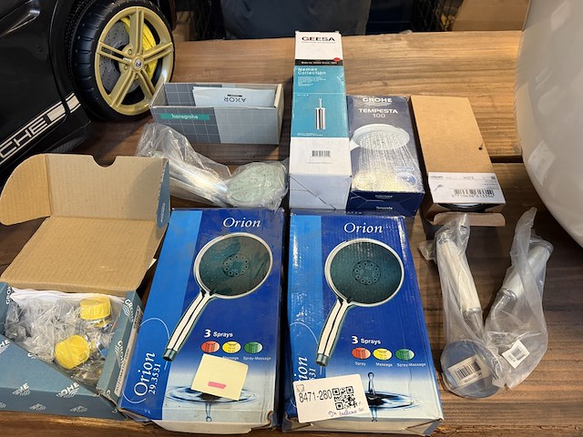 9x sanitair/badkamer accessoires en toebehoren w.o. grohe, geesa, hansgrohe, hotbath, orion - afbeelding 1 van  9