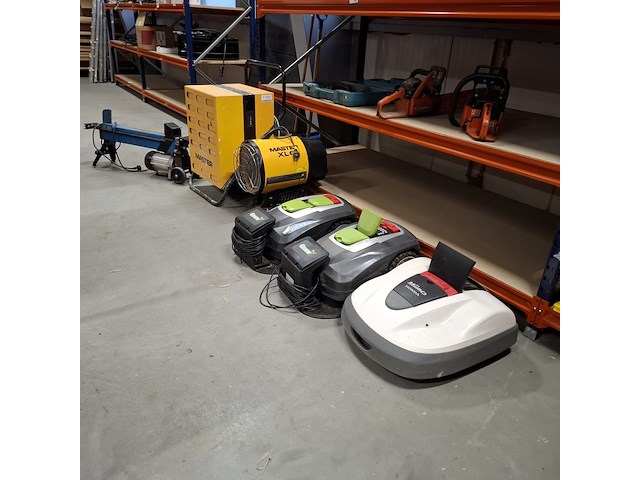 9x tuin en elektrische gereedschap , o.a. makita, master, dolmar - afbeelding 1 van  44