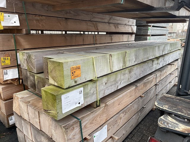 9x vuren balken fijnbezaagd, 200x200mm, lengte 400cm - afbeelding 2 van  3