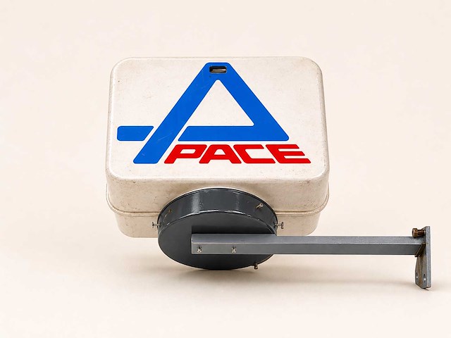 A pace petroleum lichtbak - afbeelding 1 van  1