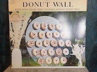 A touch of pampas donutwand donut wall pam-524