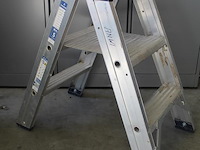 A-trap das met 2x3 treden. - afbeelding 2 van  2