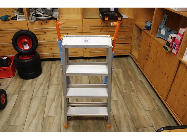 A-trap ivana ivaf 204 b met 2x4 treden en veiligheidsbeugel. nieuw. - afbeelding 1 van  2