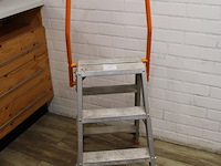 A-trap ivana ivaf 204 b met 2x4 treden en veiligheidsbeugel. - afbeelding 2 van  2