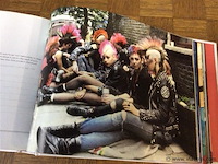 A year in fashion - afbeelding 7 van  8