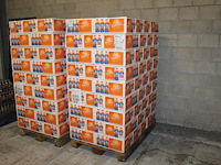 Aa-drink high energy. 81 dozen a 24 stuks op pallet. 1944 flesjes a 0,33 cl. tht 4-26. bod is inclusief 29...