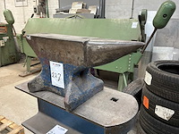 Aambeeld 50kg - afbeelding 2 van  3