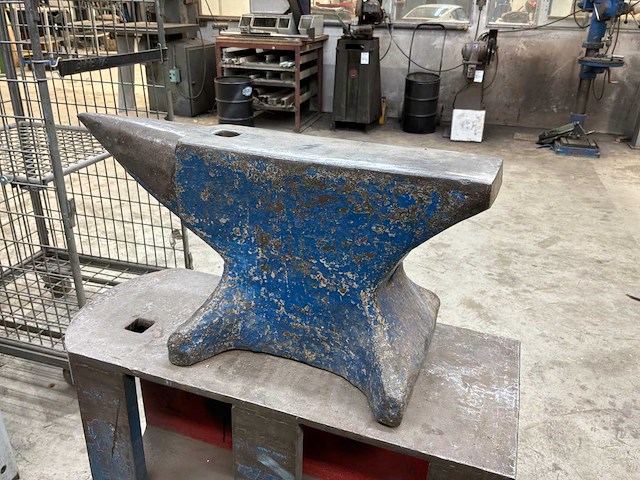 Aambeeld 50kg - afbeelding 3 van  3