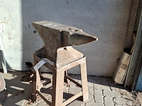 Aambeeld op onderstel - afbeelding 3 van  4