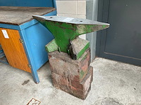 Aambeeld - afbeelding 1 van  3