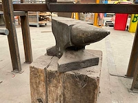 Aambeeld - afbeelding 3 van  6