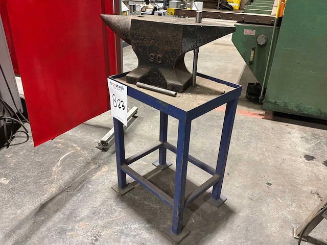 Aambeeld - afbeelding 1 van  2