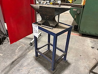 Aambeeld - afbeelding 1 van  2