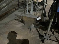 Aambeeld - afbeelding 2 van  6