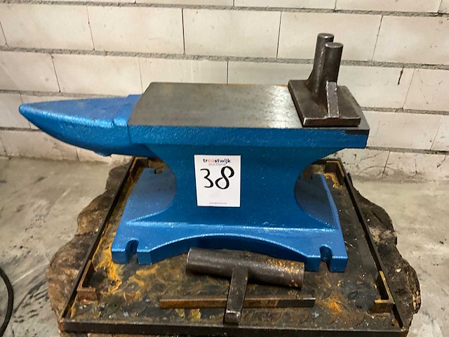 Aambeeld - afbeelding 2 van  3