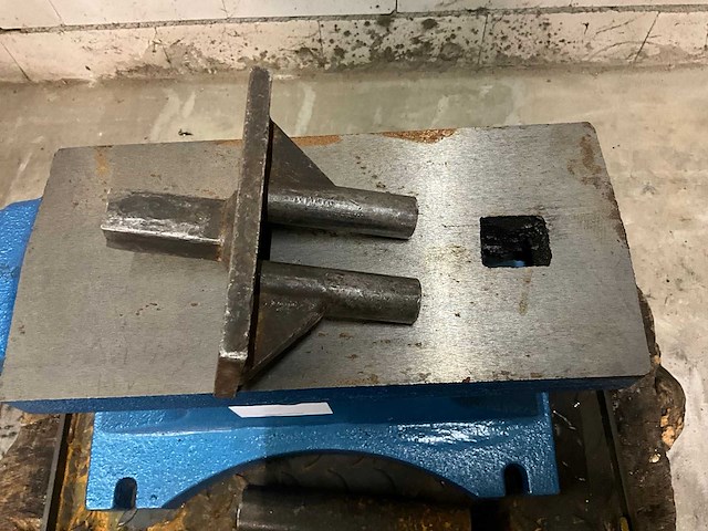 Aambeeld - afbeelding 3 van  3