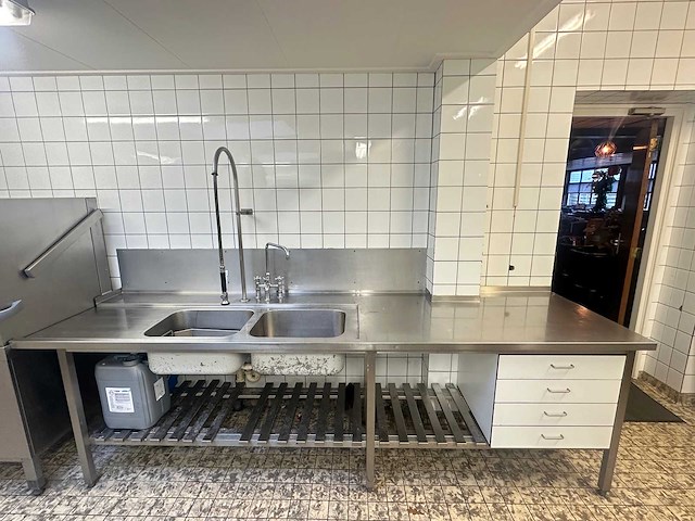 Aan- en afvoertafel met spoelbak - afbeelding 1 van  6